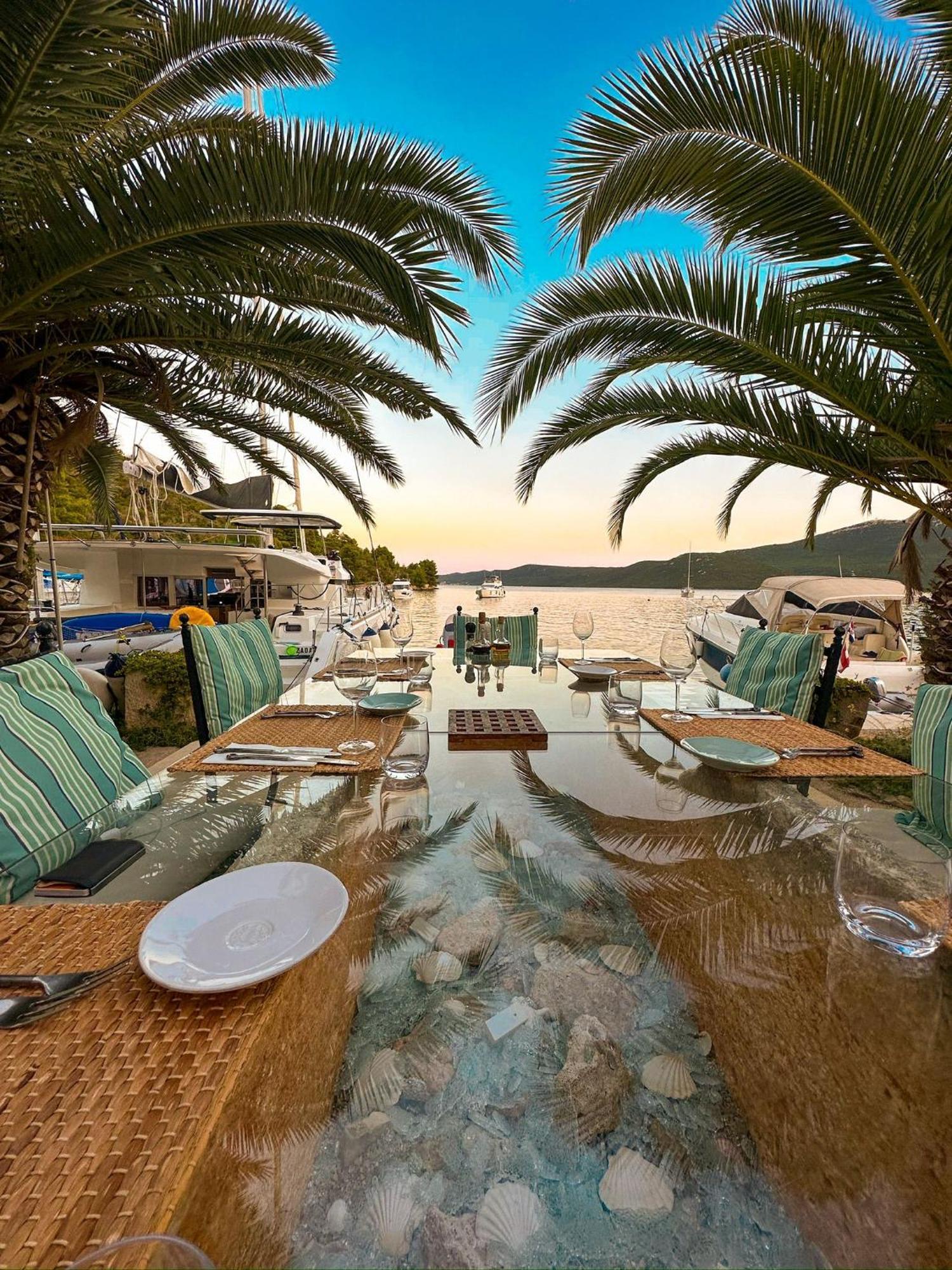 Villa Rava Hotel & Restaurant エクステリア 写真
